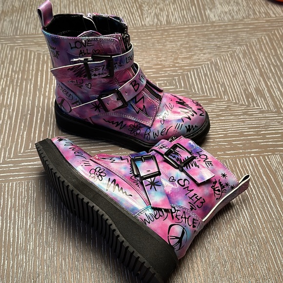 **SOLD**Steve Madden JWORDUP Girls Combat Boots EUC Sz 13 - Picture 2 of 5